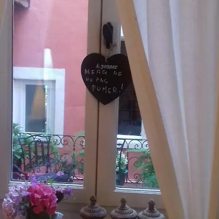 Ombre Rose Bed & Breakfast